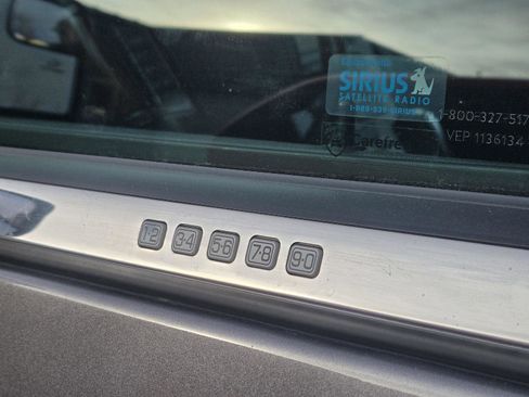 Used 2012 Lincoln Navigator 4WD image 28