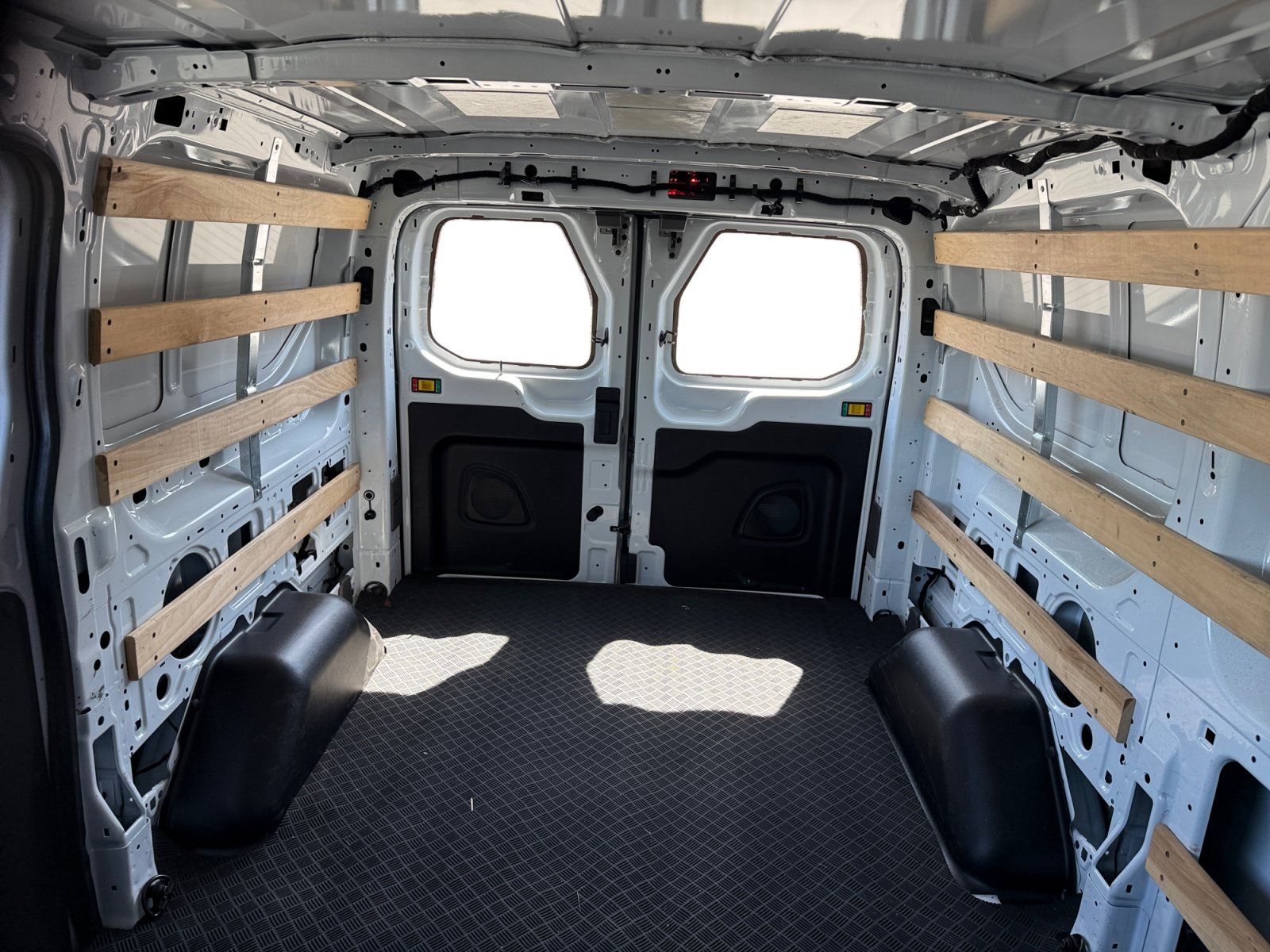 Used 2025 Ford Transit 250 Low Roof w/ Exterior Upgrade Package RWD image 16