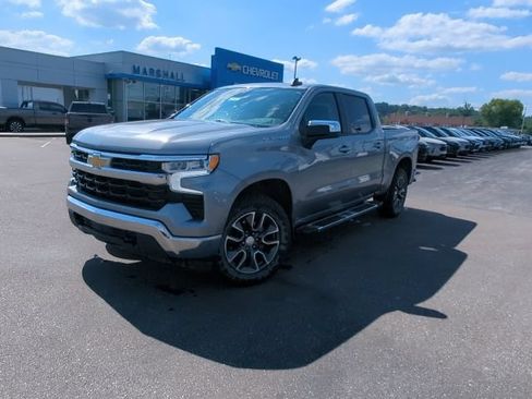 Used 2023 Chevrolet Silverado 1500 LT AWD/4WD image 3