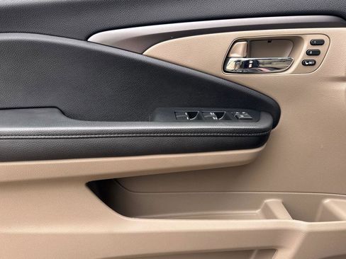 Used 2022 Honda Pilot Special Edition image 11