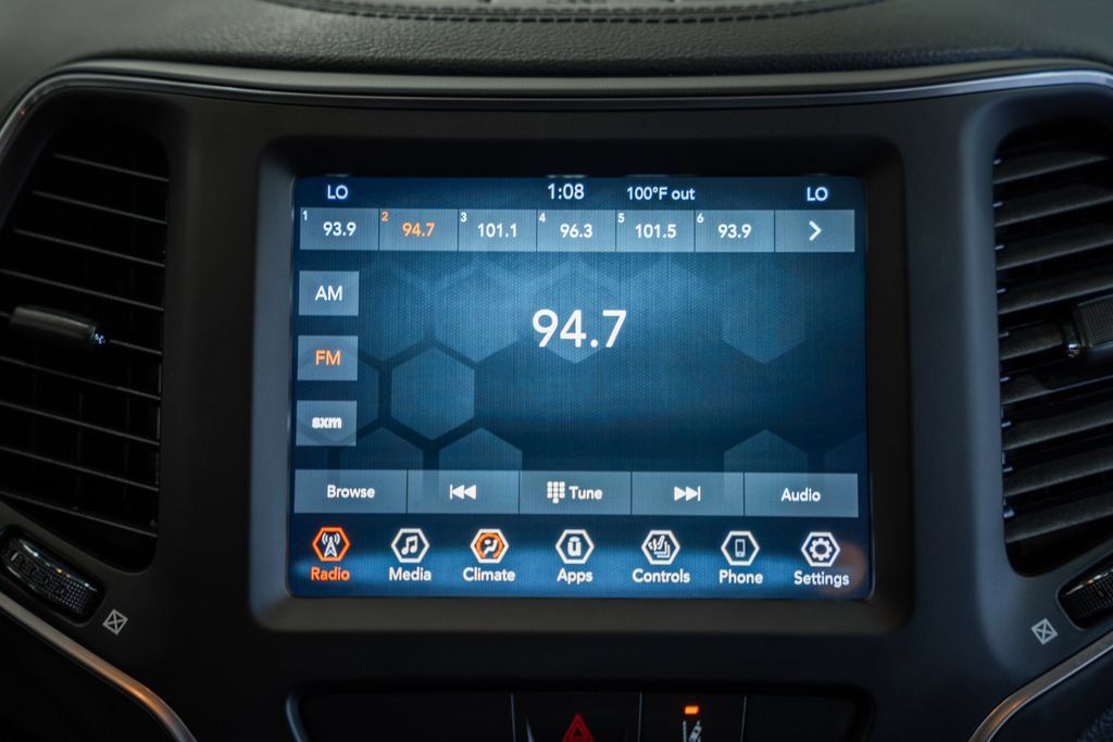 Certified 2022 Jeep Cherokee Latitude Lux AWD/4WD image 23