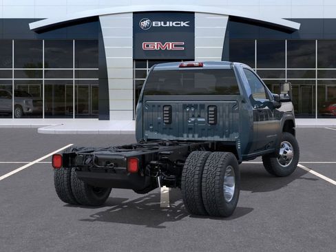 New 2026 GMC Sierra 3500 Pro w/ Fleet Convenience Package RWD image 4