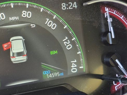 Used 2023 Toyota RAV4 XLE Premium FWD image 10