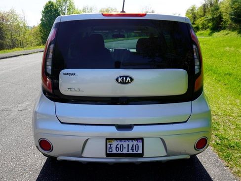 Used 2019 Kia Soul + FWD image 7