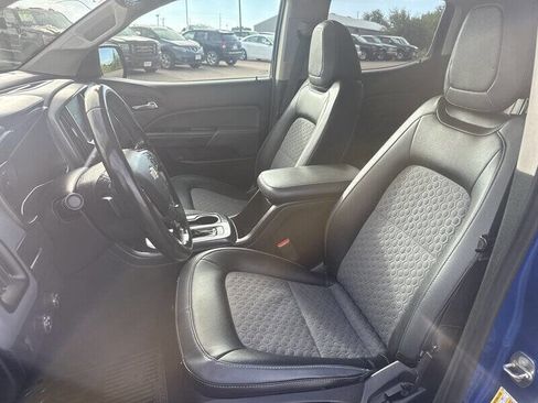 Used 2018 Chevrolet Colorado Z71 AWD/4WD image 16
