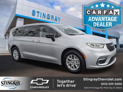 Used 2024 Chrysler Pacifica Touring-L