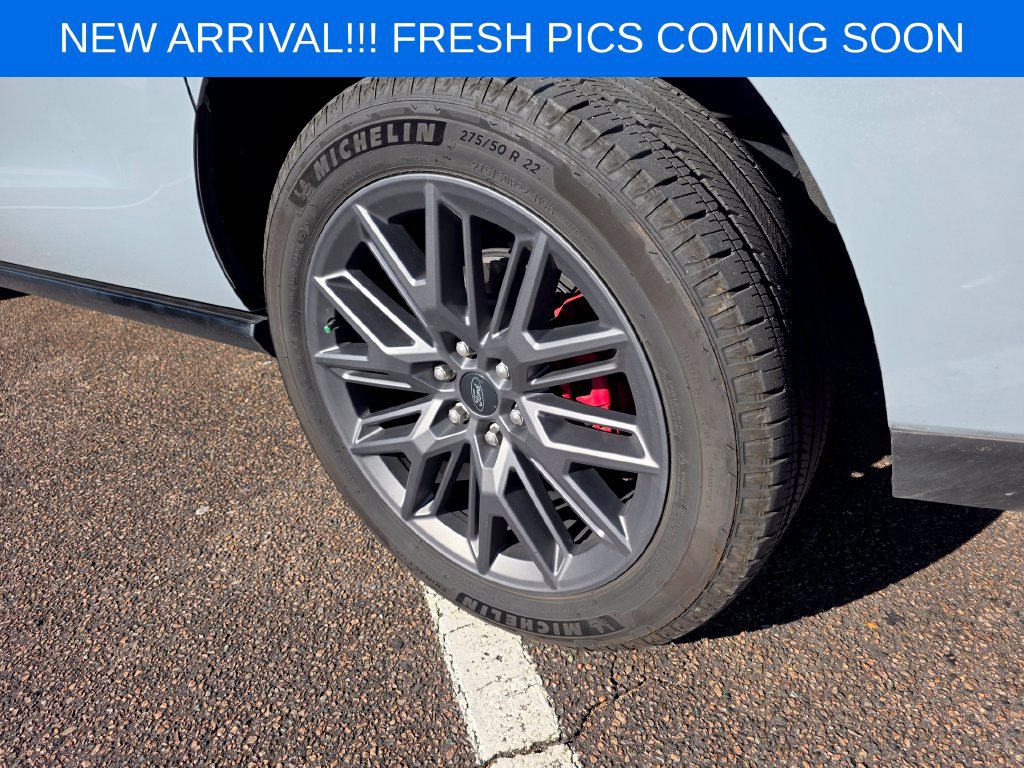 Used 2025 Ford Expedition Max Platinum w/ Stealth Performance Package AWD/4WD image 6