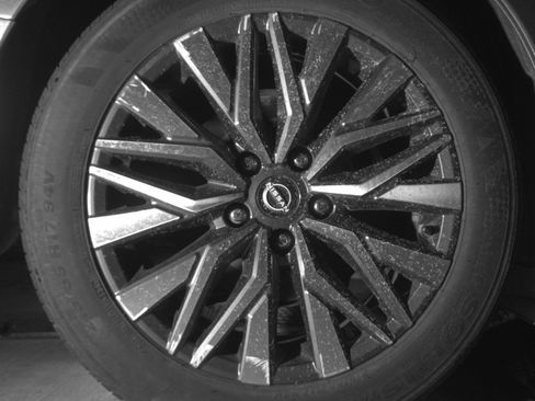 Used 2025 Nissan Altima 2.5 SV FWD image 15