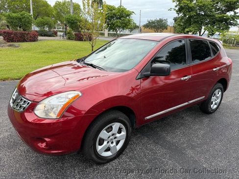 Used 2013 Nissan Rogue S FWD image 1