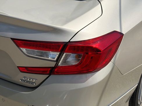 Used 2019 Honda Accord Touring image 28