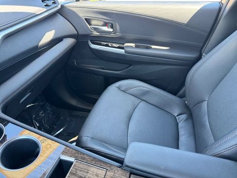Certified 2025 Toyota Sienna Limited AWD/4WD image 31