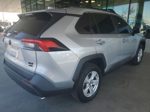 Used 2021 Toyota RAV4 XLE image 5
