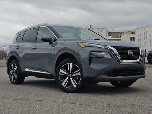 Used 2021 Nissan Rogue SL AWD/4WD image 2