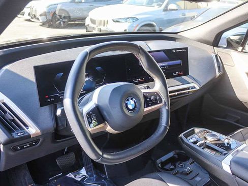 Used 2026 BMW iX xDrive60 w/ Premium Package image 17