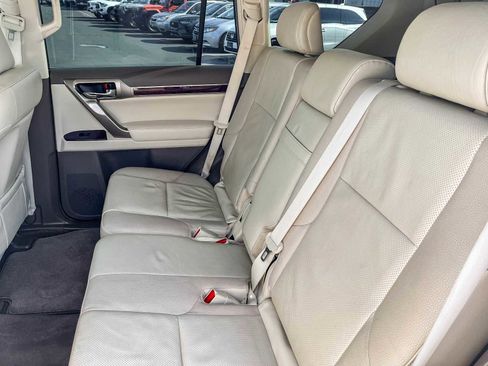 Used 2016 Lexus GX 460 w/ Premium Package image 18