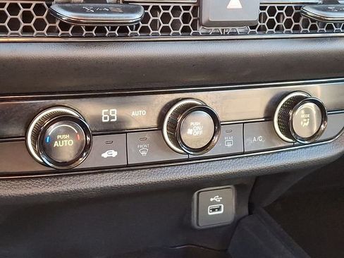 Used 2025 Honda HR-V LX image 14