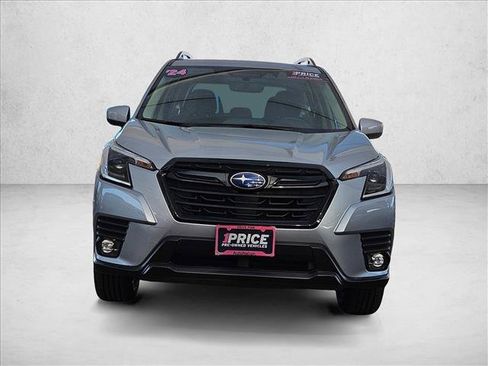 Used 2024 Subaru Forester Premium AWD/4WD image 2