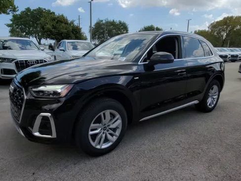 Used 2023 Audi Q5 2.0T Premium w/ Convenience Package image 5