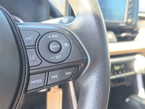 Used 2021 Toyota RAV4 LE AWD/4WD image 20