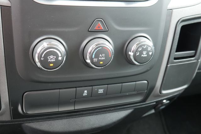 Used 2017 RAM 1500 Express AWD/4WD image 21