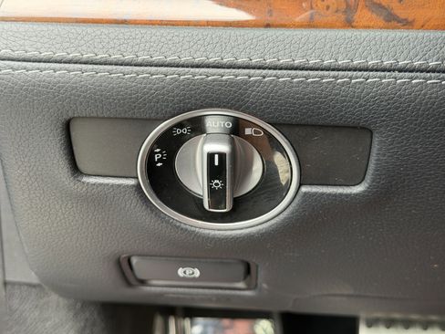 Used 2013 Mercedes-Benz SL 550 image 30