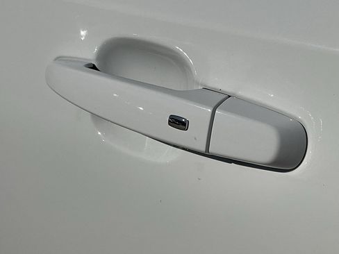 Used 2024 GMC Terrain SLE image 10