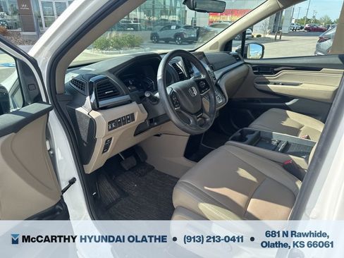Used 2023 Honda Odyssey Touring image 3