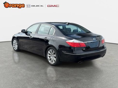 Used 2009 Hyundai Genesis 3.8 w/ Technology Pkg 4 RWD image 5