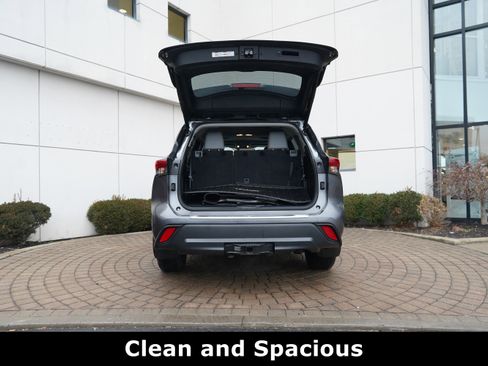 Used 2023 Toyota Highlander XLE image 16