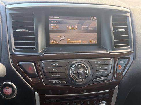 Used 2014 Nissan Pathfinder SL w/ SL Premium Package image 24