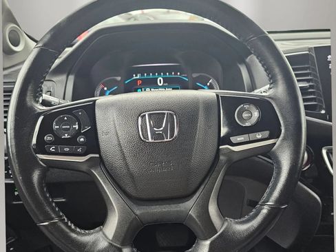 Used 2022 Honda Pilot Touring image 16