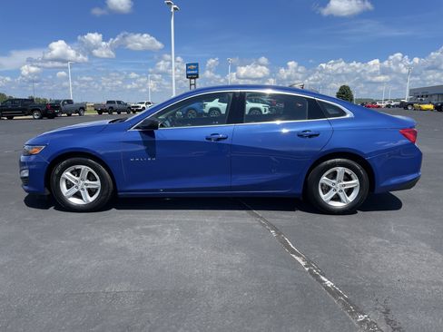 Used 2023 Chevrolet Malibu LS FWD image 2