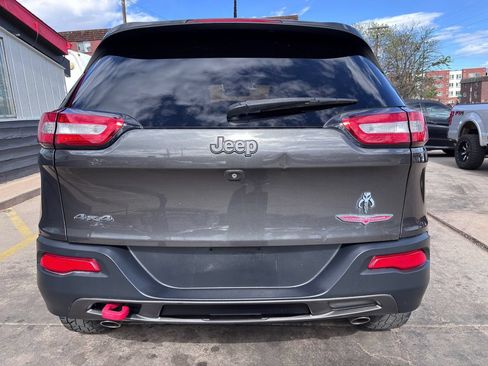 Used 2015 Jeep Cherokee Trailhawk w/ Cold Weather Group AWD/4WD image 9