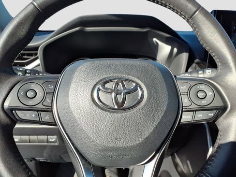 Used 2022 Toyota RAV4 XLE Premium image 26
