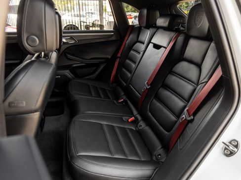 Certified 2024 Porsche Macan GTS AWD/4WD image 36