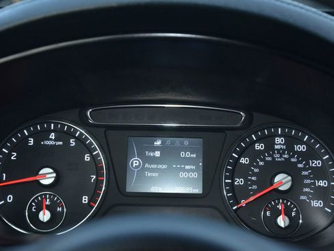 Used 2018 Kia Sorento LX image 46