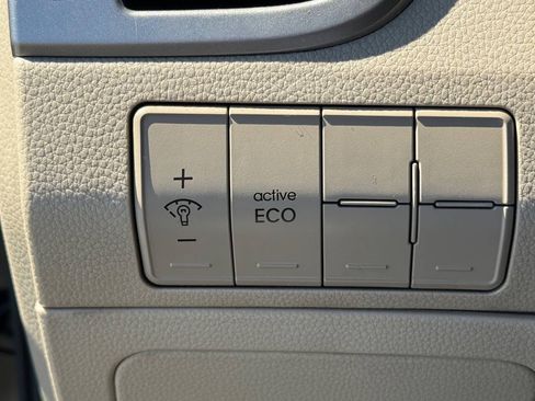 Used 2013 Hyundai Elantra GT w/ Tech Pkg FWD image 9