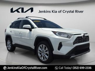 Used 2019 Toyota RAV4 Limited w/ Cold Weather Package AWD/4WD video 1