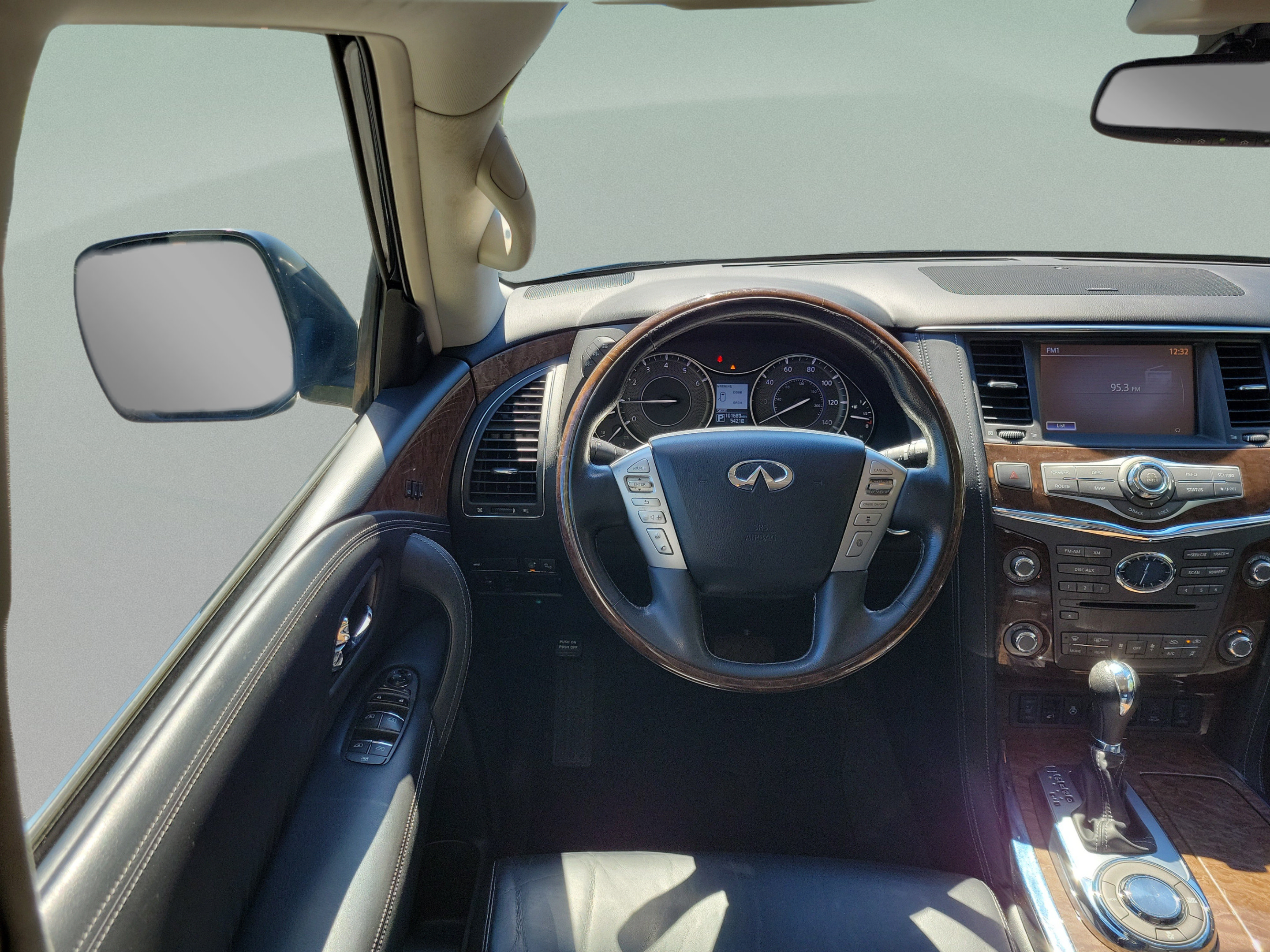 Used 2017 INFINITI QX80 2WD w/ Driver Assistance Package image 10