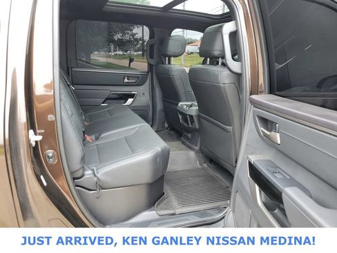 Used 2025 Toyota Tundra Limited AWD/4WD image 19