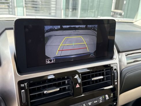 Used 2023 Lexus GX 460 Premium w/ Accessory Package image 25