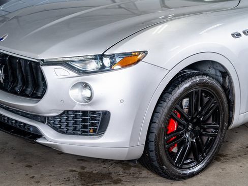 Used 2018 Maserati Levante S GranSport image 12