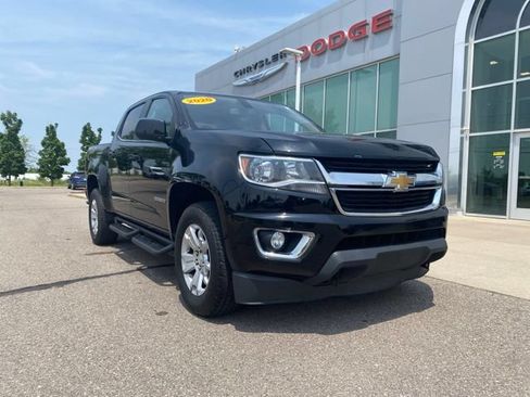 Used 2020 Chevrolet Colorado LT w/ LT Convenience Package AWD/4WD image 3
