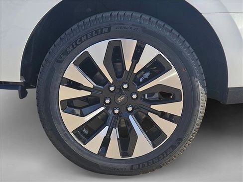 New 2025 Ford Expedition Platinum w/ Driver's Package image 10