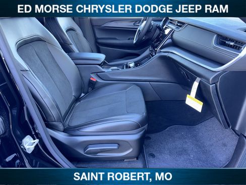 New 2025 Jeep Grand Cherokee L Altitude AWD/4WD image 31