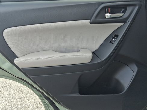 Used 2015 Subaru Forester 2.5i Limited w/ Popular Package #2 image 12