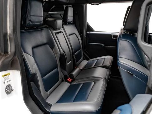 Used 2024 Ford Bronco Outer Banks AWD/4WD image 37