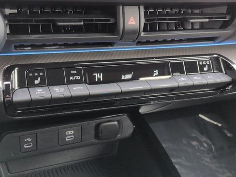 Certified 2024 Toyota Prius XLE AWD/4WD image 14