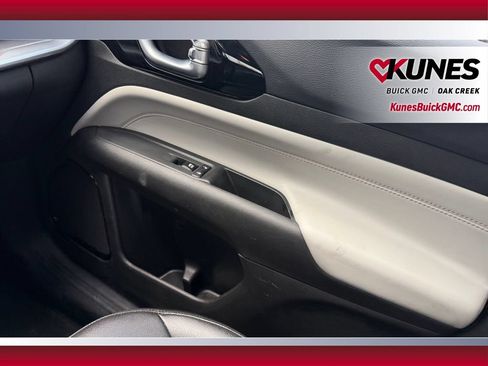 Used 2025 Jeep Compass Limited AWD/4WD image 34