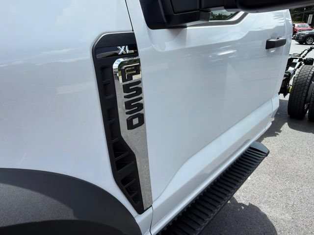 New 2026 Ford F550 4x4 Regular Cab Super Duty image 9